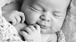 black and white newborn photo, phoenix baby photographer, san tan valley newborn photographer