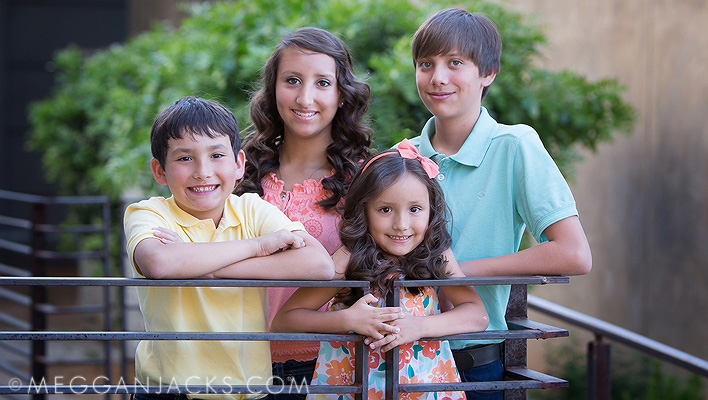 outdoor family portraits in north scottsdale